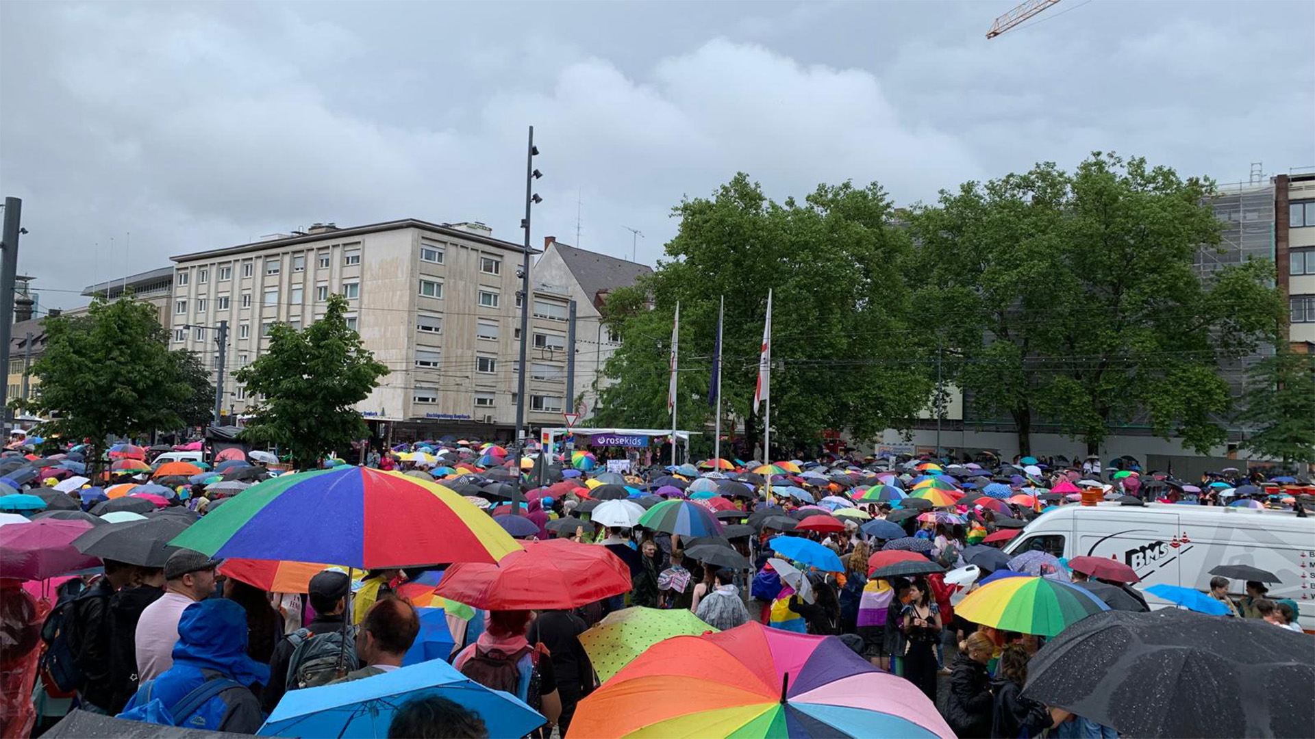  Beitragsbild Vom Aufstand zur Demonstration